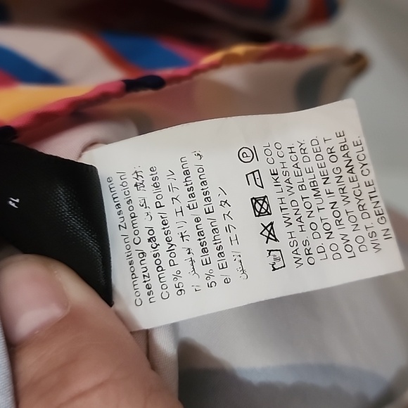 Every Rose Jumper - Picture 7 of 8